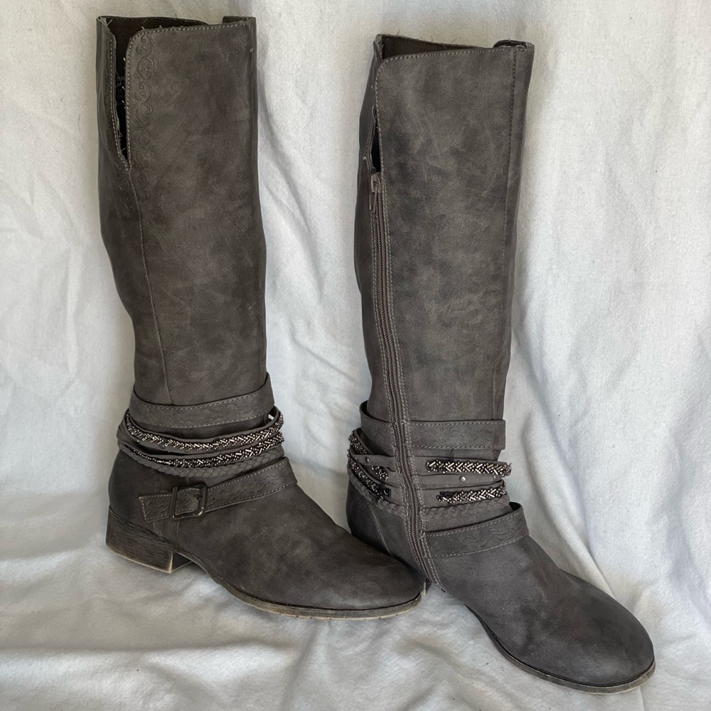 Grey Boots | Size 9M
